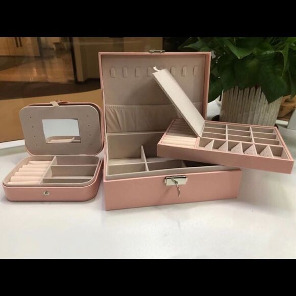 Girls Set of Two Leather Jewelry Box Organizers - Picture 6 of 11